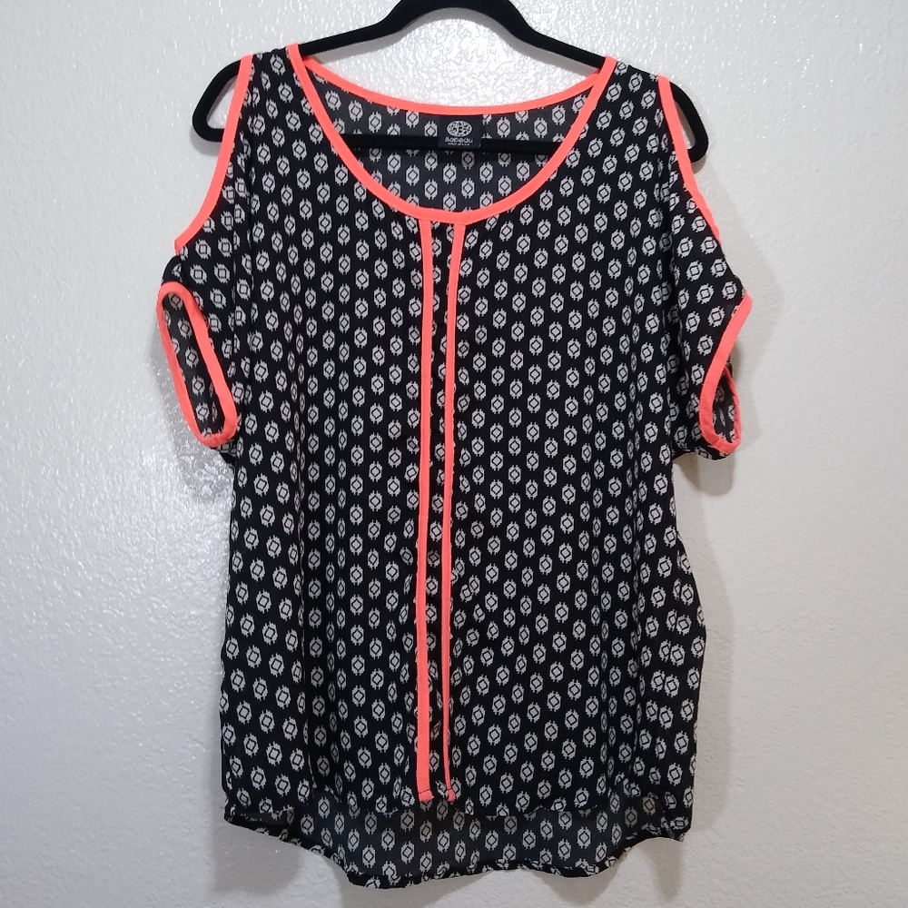 Bobeau women's cold shoulder blouse medium